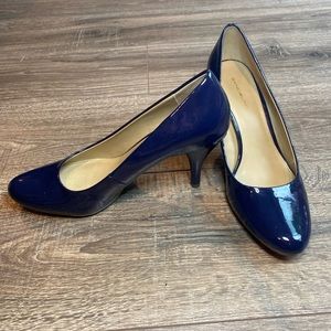 Bandolino Patent Leather Navy Heels with minor wear (see photos) size 9 1/2